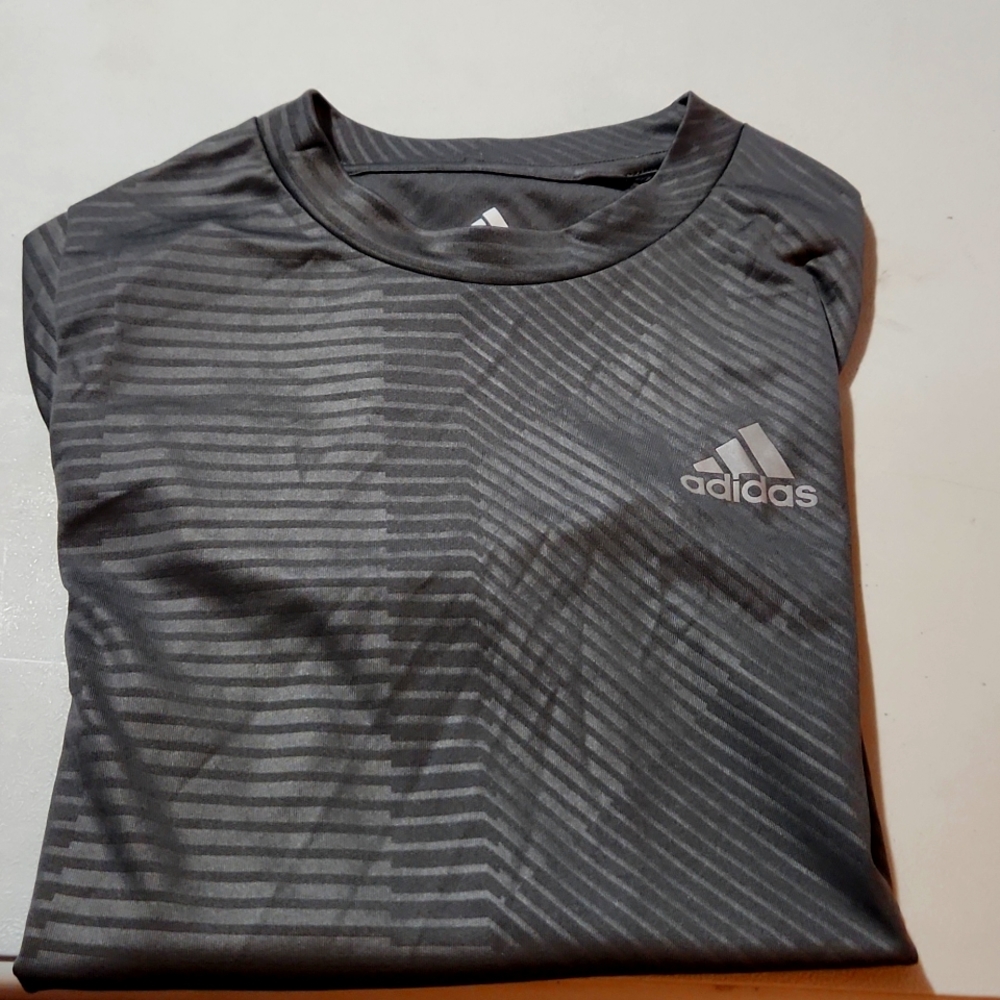 Adidas T-shirt youth medium 10/12 gray